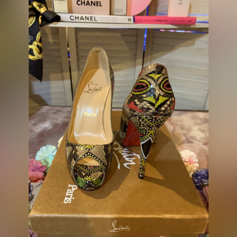 EUC❣️Christian louboutin Very prive Masai pumps 😍